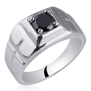 Kleiner .925 Sterlingsilber Herrenring mit 6 mm schwarzem CZ Stein Kreuzschnitzerei - Bild 1 von 4