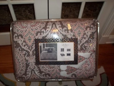 NIP Chelsa Blue/Red/White Medallion 4pc Twin Comforter Set - Image 1 of 4