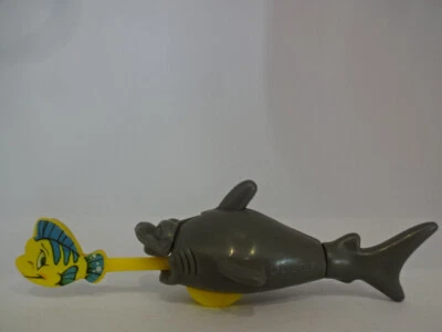 Sammelfigur / Arielle,die Meerhungfrau - Hai jagt Fabian - Bild 1 von 2