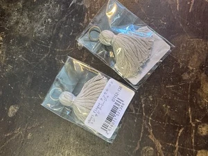 TRAVELER’S FACTORY Short Finger String Charm White - Picture 1 of 1