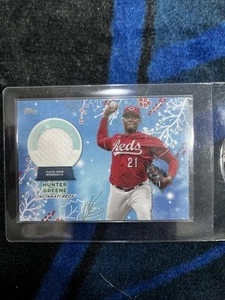 Tarjeta reliquia verde Topps Holiday Hunter 2023 #RC-HG Reds - Imagen 1 de 2