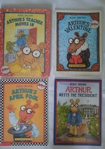 Lotto 4 libri avventura Arthur di Marc Brown 1 copertina rigida prima edizione - Foto 1 di 8