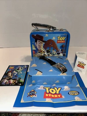 RELOJ TOY STORY EN LONCHERA LATA PIXAR DISNEY FÓSIL BUZZ LIGHTYEAR & WOODY Foto 1 de 4