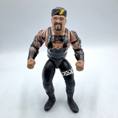 Figura de acción de colección 1998 WWF Kama Mustafa WWE Jakks Pacific 2 Tuff Series 2 Foto 1 de 3