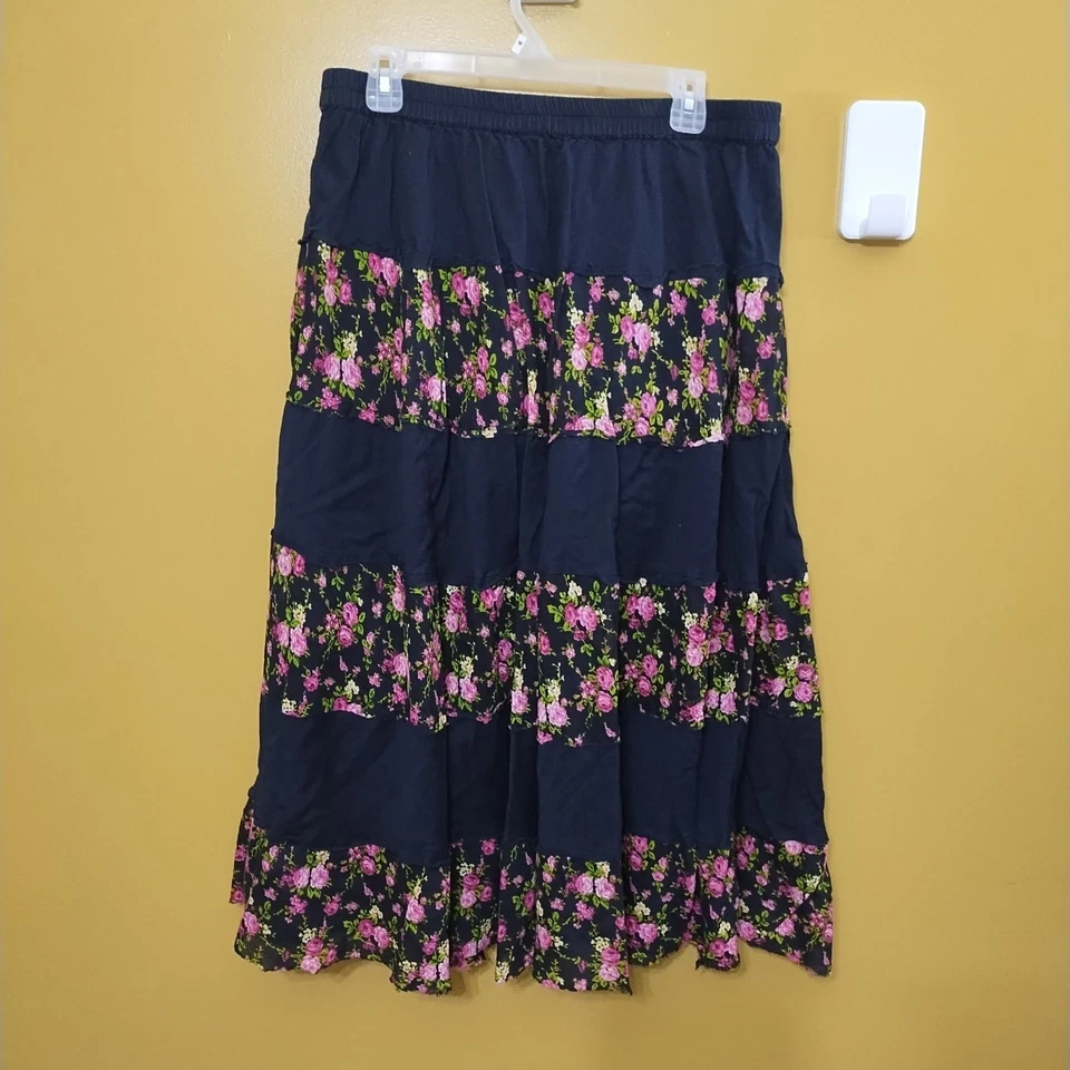 Maxi Falda Derek Corazón Negra Floral Algodón XL Boho Cottage Dobladillo Envejecido Foto 1 de 4