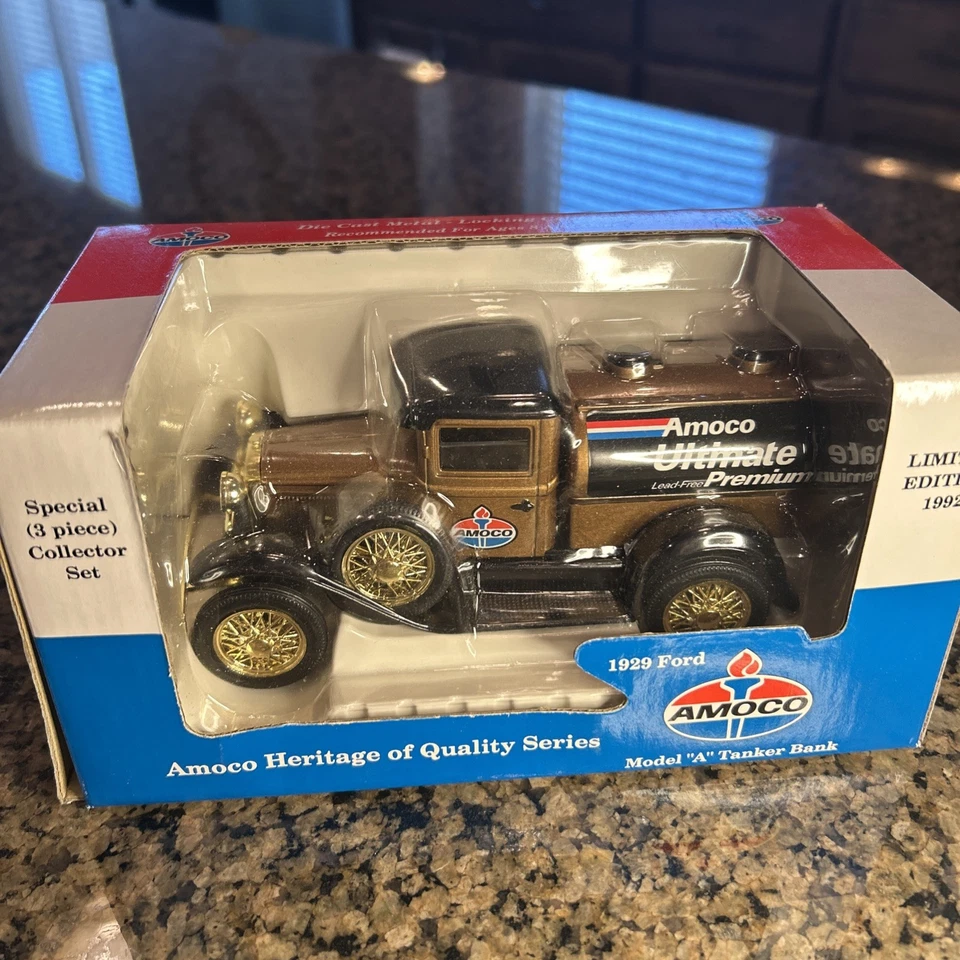 Banco de bloqueo de metal fundido a presión Amoco 1929 Ford Modelo A Tanker Bank 1992 Limited Foto 1 de 4