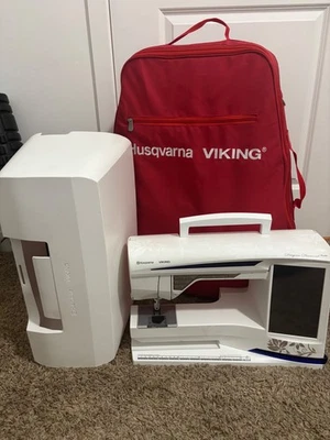 MÁQUINA DE BORDAR HUSQVARNA VIKING DESIGNER DIAMOND DELUXE ROYALE Foto 1 de 2