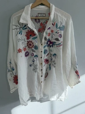 Blusa Johnny Was Phoebe Botón Frontal Fácil Blanca Bordada Floral Talla XL Foto 1 de 4