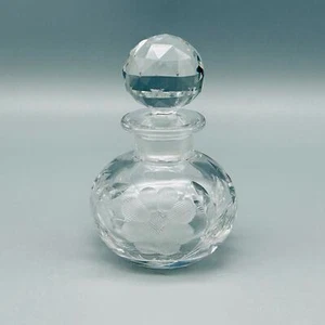 Vintage Floral and Etched Cut Glass Small Bottle and Facet Cut Stopper - Picture 1 of 9