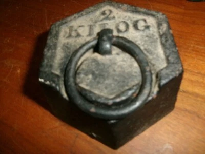 Ancien POIDS en fonte, hexagonal 2 KILOS - Photo 1/2
