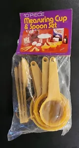 New 1982 Vintage 10 Pc Harvest Gold / Mustard Yellow Measuring Cup & Spoon Set - Picture 1 of 3