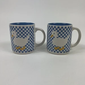 K.I.C. Juego de 2 tazas de café Duck Goose azul y blanco a cuadros Mariban años 80 - Imagen 1 de 11