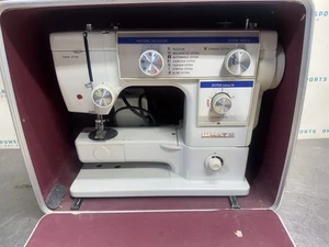 White Model 742 Vintage Sewing Machine w/Case - Picture 1 of 16