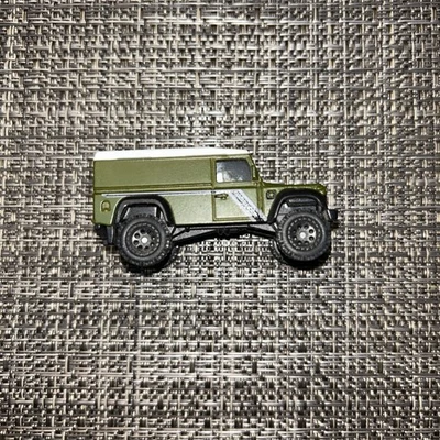 Hot Wheel Land Rover Defender 110 - Image 1 of 4
