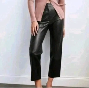 ARITZIA BABATON $148 Command Black Crop Faux Leather Pants Size 8 - Picture 1 of 11