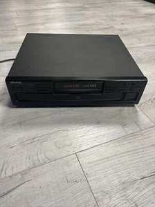 Kenwood Multiple Compact Disc Player DP-R3060 Turns On - READ DESCRIPTION! - Picture 1 of 19