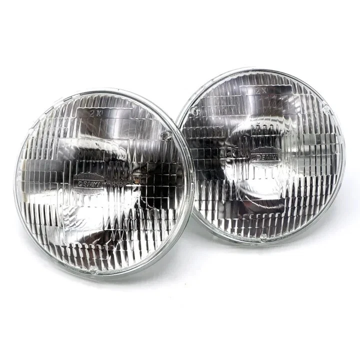 FRONT HEAD LIGHT LAMP SURROUNDS FIT TOYOTA HILUX RN30 1 set right +left Foto 1 de 4