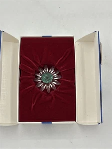 Swarovski Crystal SCS Clear w/ Green Flower Marguerite Daisy Figurine Y2K - Picture 1 of 3