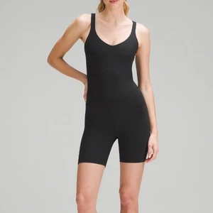 #113 LULULEMON Align Body 6" Größe 2 NEU mit Etikett schwarz Strampler - Bild 1 von 5