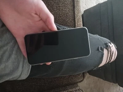 Apple iPhone 6 - 32GB - Space Gray (Unlocked) A1586 (CDMA   GSM) - Image 1 of 3