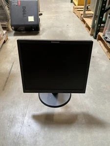 LOT 10 Lenovo ThinkVision L1900pA LCD Monitor 19" VGA DVI Rotate L1900 4431-HE1 - Picture 1 of 3