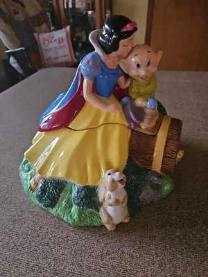 Artesanía del tesoro vintage de Disney. Tarro de galletas Dopey para besos de Blancanieves. Foto 1 de 4