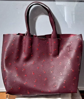 Nuevo con etiquetas Bolso de Hombro Street Level con Bolso Shopper y Bolso de Maquillaje Rojo Vino Foto 1 de 4