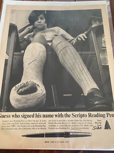 Bolígrafos Scripto 1967 vintage niña con anuncio de pierna rota - Imagen 1 de 1