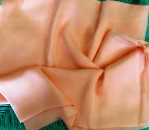 Großes Stück: Vintage rosa seidig satinierter STOFF zum Futter Schlupfkleid Nachthemd Viskose? - Bild 1 von 4