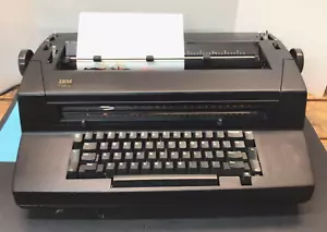 IBM 670X Correcting Selectric III Typewriter-Vintage. Works. Xtra Ribbon, Manual - Picture 1 of 5