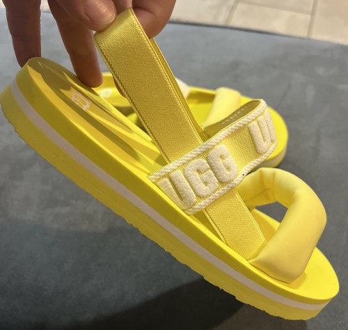 Sandalo Ugg Giallo K Zumba Sling 65 75185 0 04 USA Taglia 5