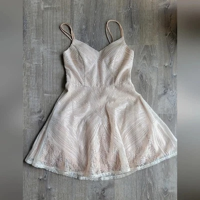 Mini Vestido Formal Camille La Vie Lentejuelas, Crema, Talla 5, Línea A, Baile de graduación, Formal Foto 1 de 4