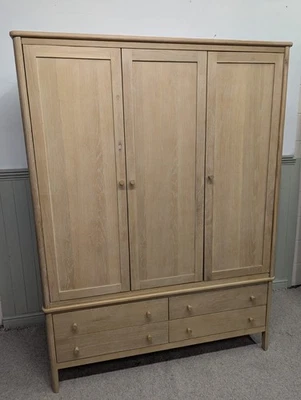 Berkeley Oak Triple Wardrobe RRP £1450 (Delivery Available) - Image 1 of 4