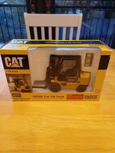 NORSCOT DIECAST 1/25 SCALE CAT GP25K LIFT TRUCK FORKLIFT CATERPILLAR 55071 - Picture 1 of 8