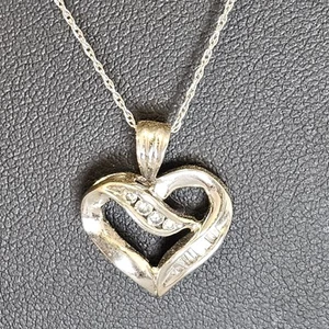10KT Yellow Gold Diamond Cut Heart Pendant 18" Gold Necklace Women's Estate EUC - Bild 1 von 9
