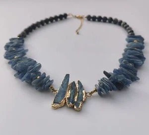 Rohe blaue Kyanit mit grauen Larvikitperlen 18K GoldPlt handgefertigte Halskette - Bild 1 von 7
