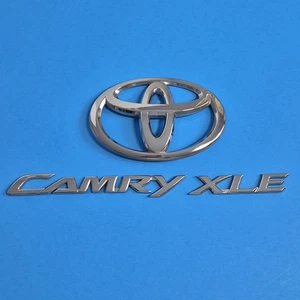 2007-2011 Toyota Camry XLE Trunk Emblem Rear Lid Logo Badge Set Chrome OEM 2008 - Bild 1 von 6
