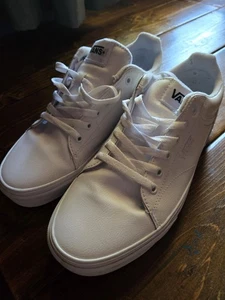 Vans Seldan Low Tumble Men's Size 9.5 White Leather Sneakers (500714) GUC - Picture 1 of 8