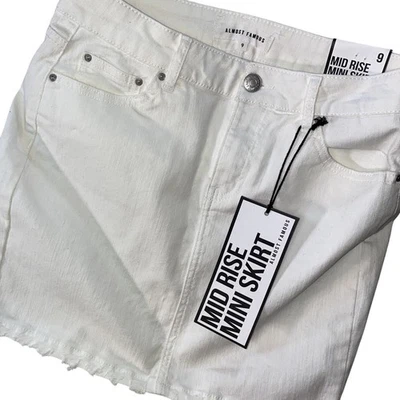 Minifalda Almost Famous Y2K Talla 9 Blanca Tiro Medio Denim Deshilachada Desgastada Patín Foto 1 de 4