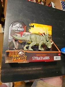Mattel Jurassic World Camp Cretácico Dino Escape Fierce Force STYRACOSAURUS NUEVO EN CAJA - Imagen 1 de 2
