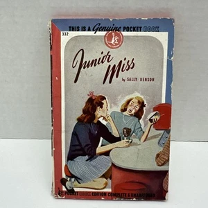 Vintage 1945 Pocket Book Paperback Novel Junior Miss by Sally Benson - Foto 1 di 10
