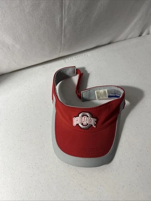 Sombrero visera roja con correa ajustable Reebok Ohio State Buckeyes Foto 1 de 4