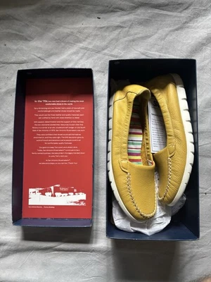 SAS Women's 8M Canary Yellow Slip On Shoes EVA Tripad Cushioning Comfort Shoes - Image 1 of 4