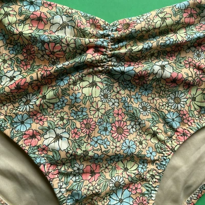 Parte inferior de bikini RIP CURL natación mar de sueños buena cobertura retro floral melocotón XS Foto 1 de 4