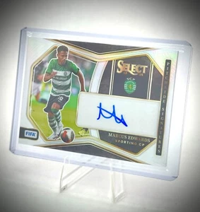 Marcus Edwards 2023-24 Panini FIFA Select Fútbol Deportivo Silver Pitchside Automático - Imagen 1 de 2
