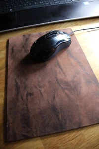 MOUSEPAD echt Leder - Handauflage für Maus | Mouse - Auflage mit Holz Charakter - Bild 1 von 4