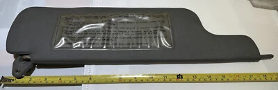 Visor solar Datsun Nissan 210 Sunny Sunvisor original do fabricante raro lado do motorista LH 1979 - Imagem 1 de 4