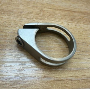 Abrazadera/collar de tija de sillín de titanio 31,6 mm (para tija de sillín de 27,2 mm) - Imagen 1 de 2