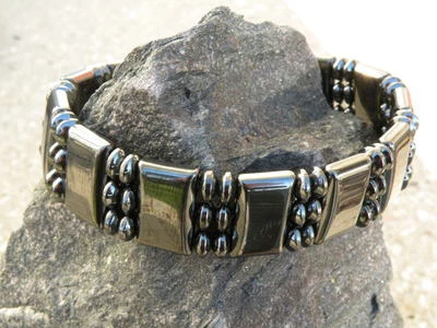 Men’s Women’s 100% Black Magnetic Therapy Hematite Bracelet Anklet 3 Row - Image 1 of 4