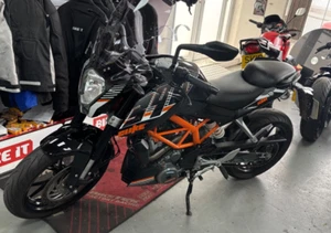 Ktm 390 Duke 2017. FSH, 20,632 Miles. 2Keys. Full KTM Pack. - Picture 1 of 13